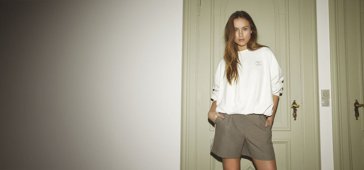Athleisure trend 2025: stijlvolle en comfortabele damesmode met luxe joggers, sportieve blazers en trendy co-ords. Shop de look bij Boetiek Aniek!