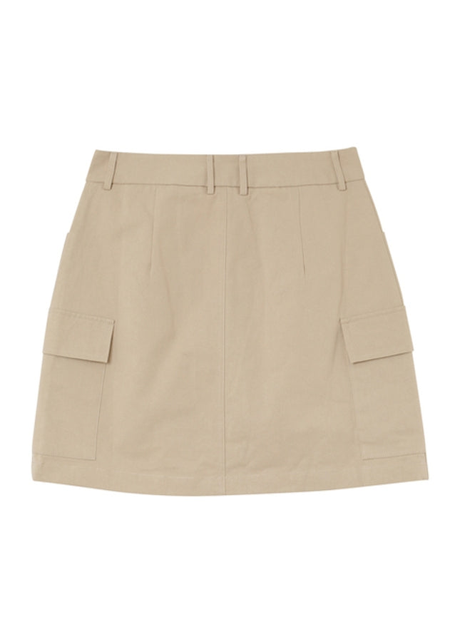 Beige een mini-cargorok Mariah van het merk Grace & Mila. De A-lijn mini-rok heeft een middelhoge taille, steekzakken en grote zakken aan de zijkant van de rok, met rits en knoopsluiting aan de voorzijde. Beige cargo rok Maria. Shop de nieuwe collectie zomerrokken, korte rokken bij online dameskleding Boetiek Aniek.