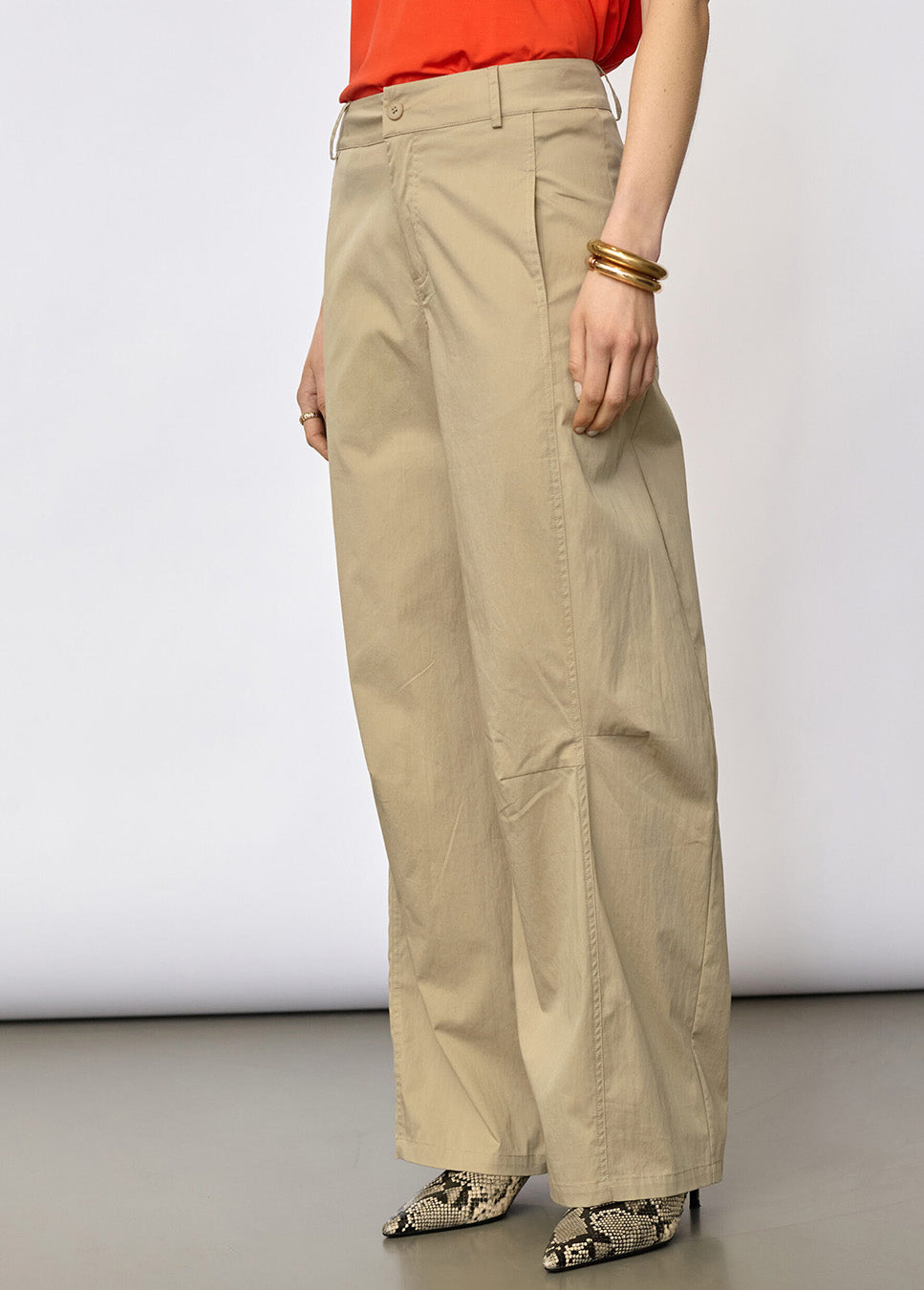 Co Couture CottonCC Crisp Barrel LL Pant beige zijkant model detail