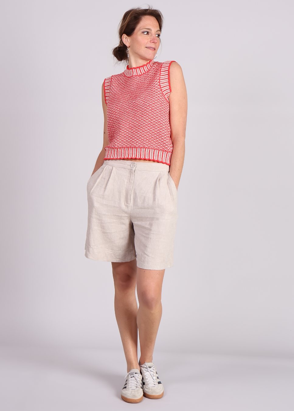 Linnen short MSCH Copenhagen Pennie Ginia beige van kleur op model