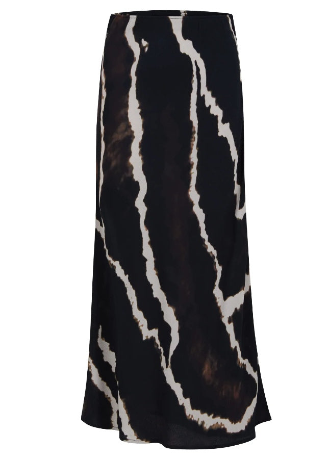 Mooie zwarte lange rok met print van het merk Coster Copenhagen. De zwarte print rok heeft een elastische tailleband en valt strak om de heupen. Combineer de lange rok met een witte of zwarte effen trui. Shop de nieuwe collectie dames rokken, lange rokken, zwarte rokken, print rokken, Coster Copenhagen rokken online.