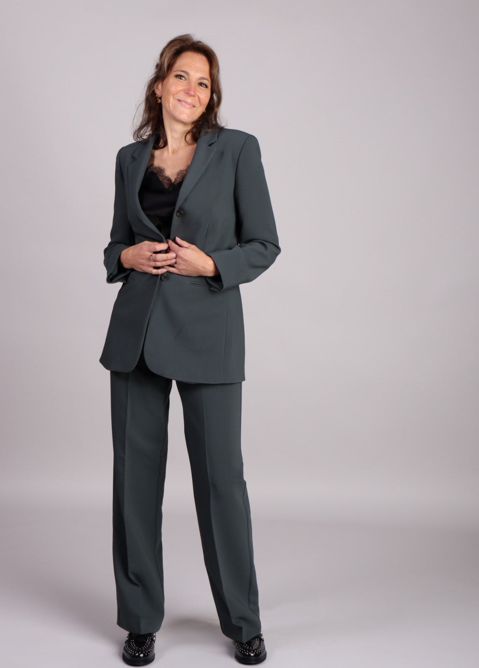 Groene dames blazer gale modstrom op model voorkant staand