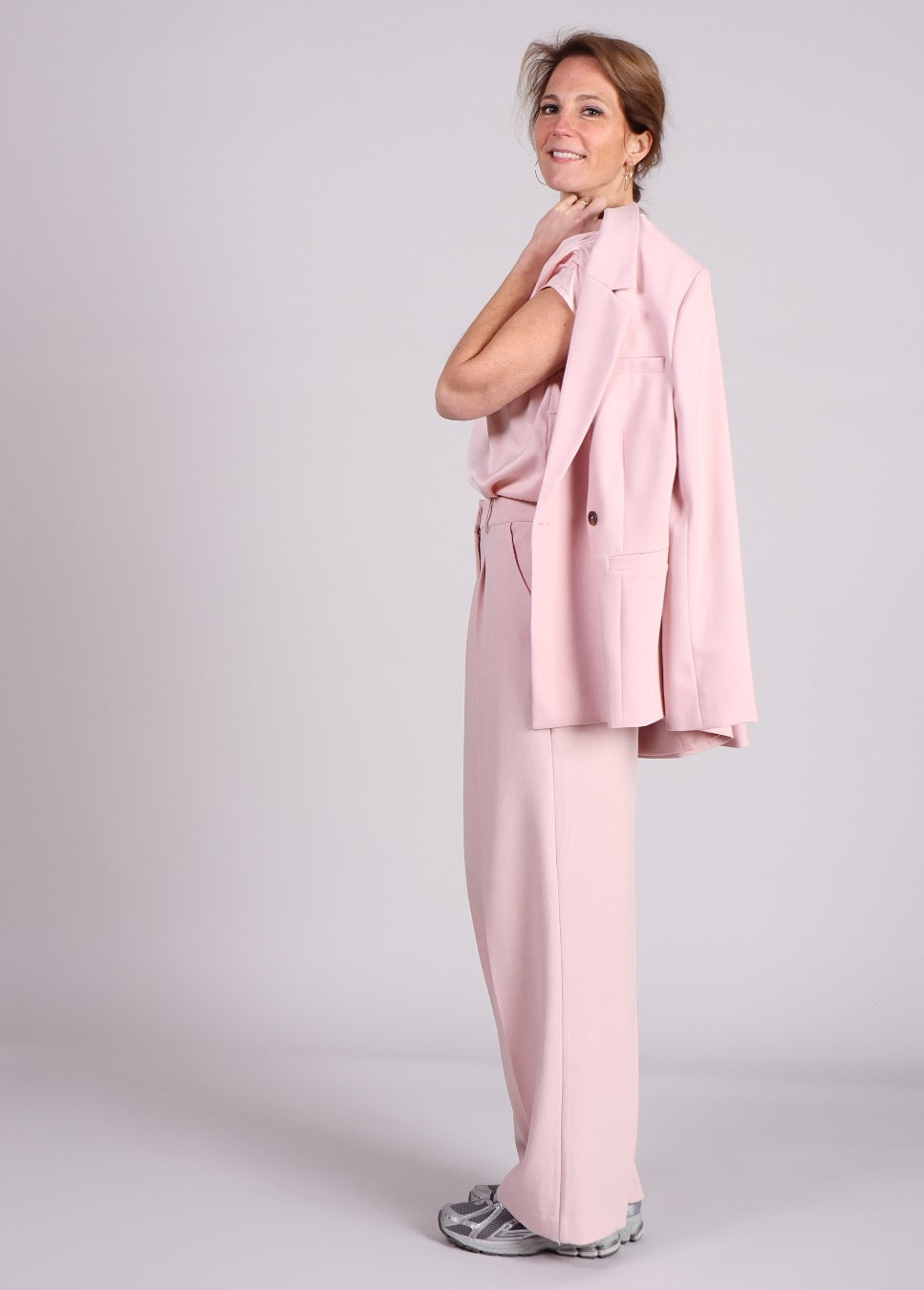 Modstrom MawellMD broek linnen roze kleur met blazer loshangend