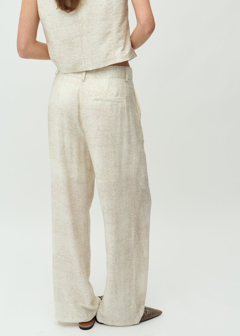 achterkant pants beige mbyM Cristiana long M op model